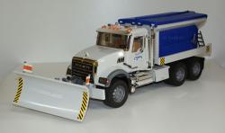 WIELKI MACK PLUGO-PIASKARKA 67 cm - BRUDER 02816
