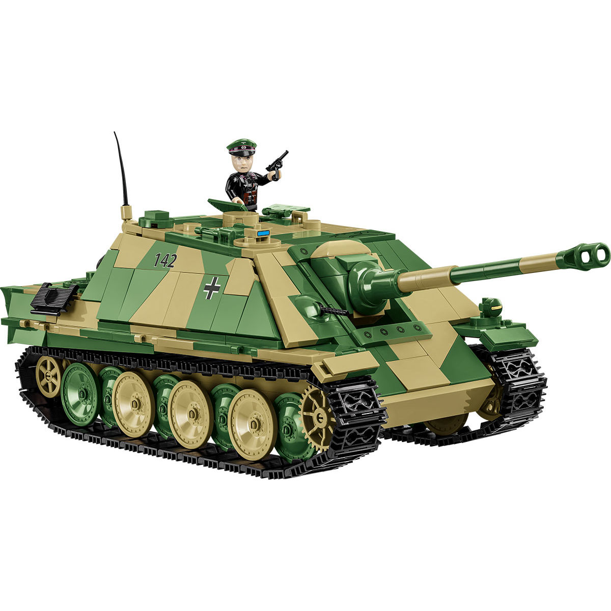 Zbudowany model Jagdpanthera z ruchomym działem i gąsienicami