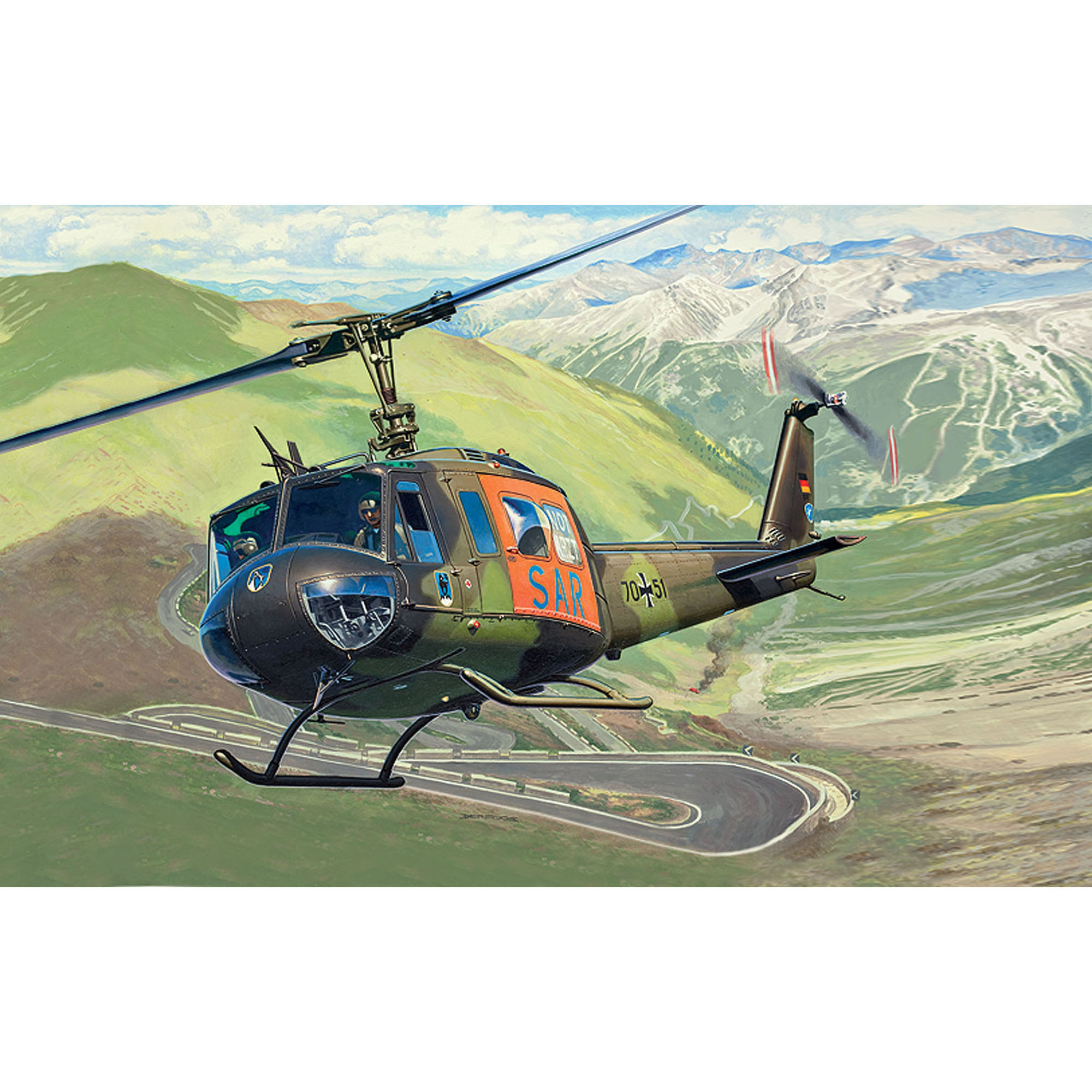 Bell UH-1D w malowaniu poszukiwawczo-ratowniczym