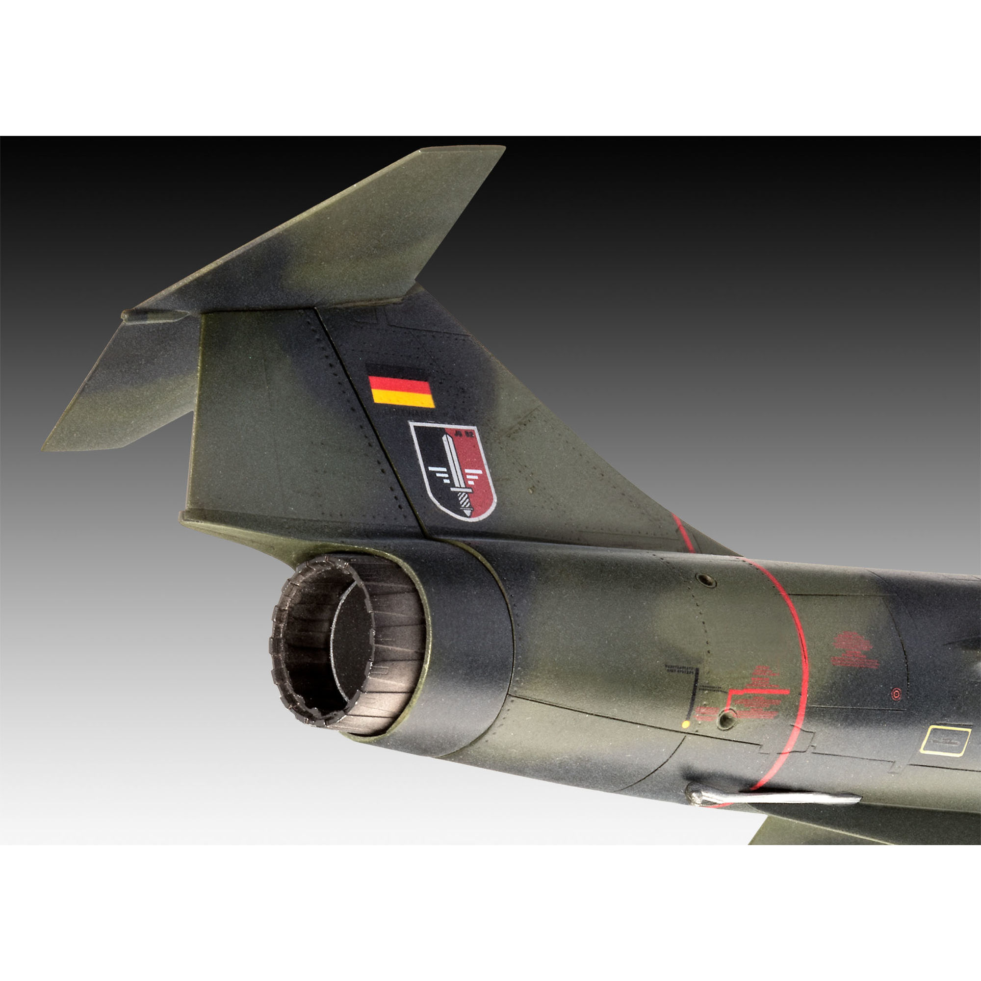 Detal tylnej części modelu F-104G z dyszą silnika