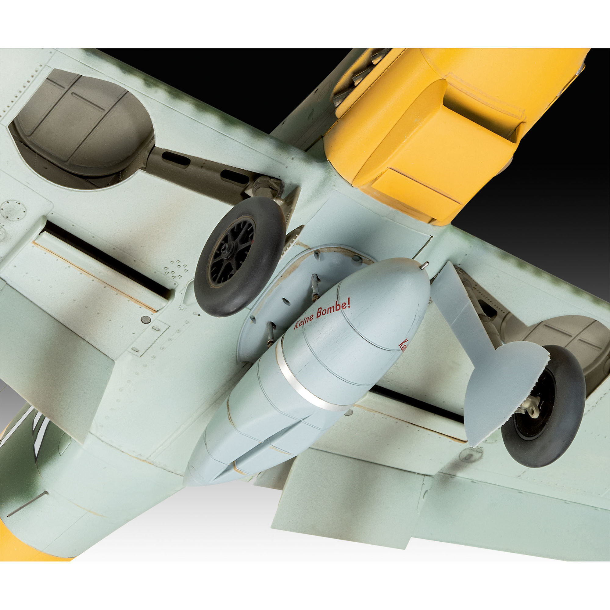 Zbliżenie dolnej części modelu Messerschmitta Bf 109