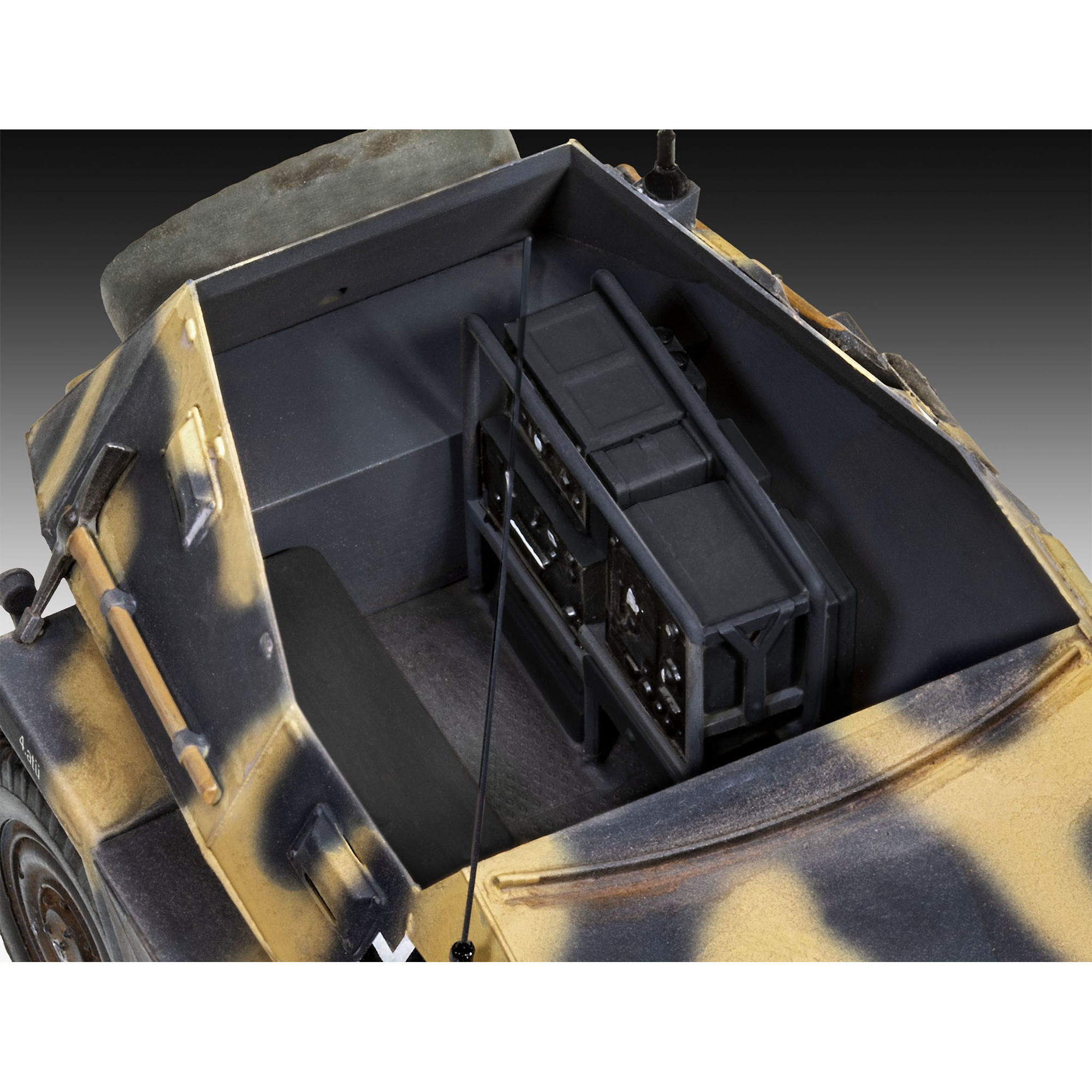 Wnętrze otwartej górnej części modelu Sd.Kfz. 247 Ausf. B