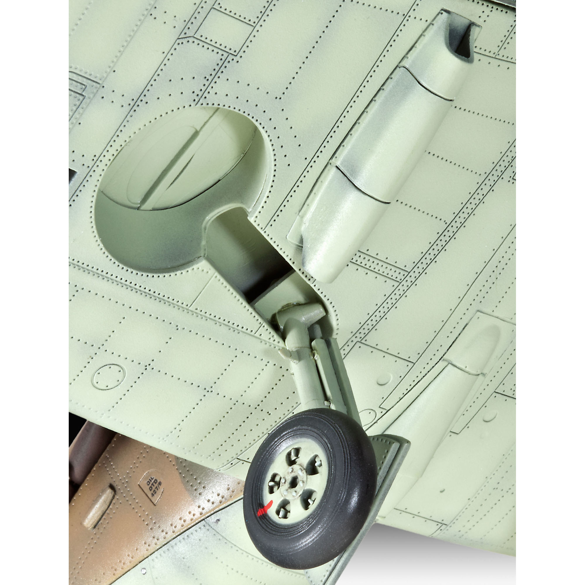 Detal podwozia modelu Spitfire Mk.IIa