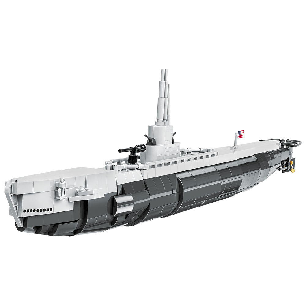 USS Tang z widoczną podstawą ekspozycyjną
