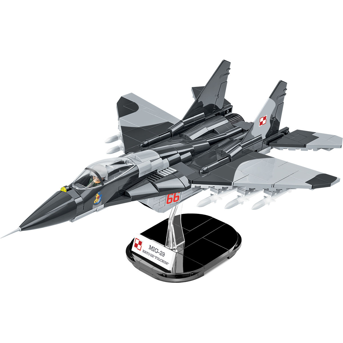 MiG-29 z polskimi oznaczeniami na podstawce