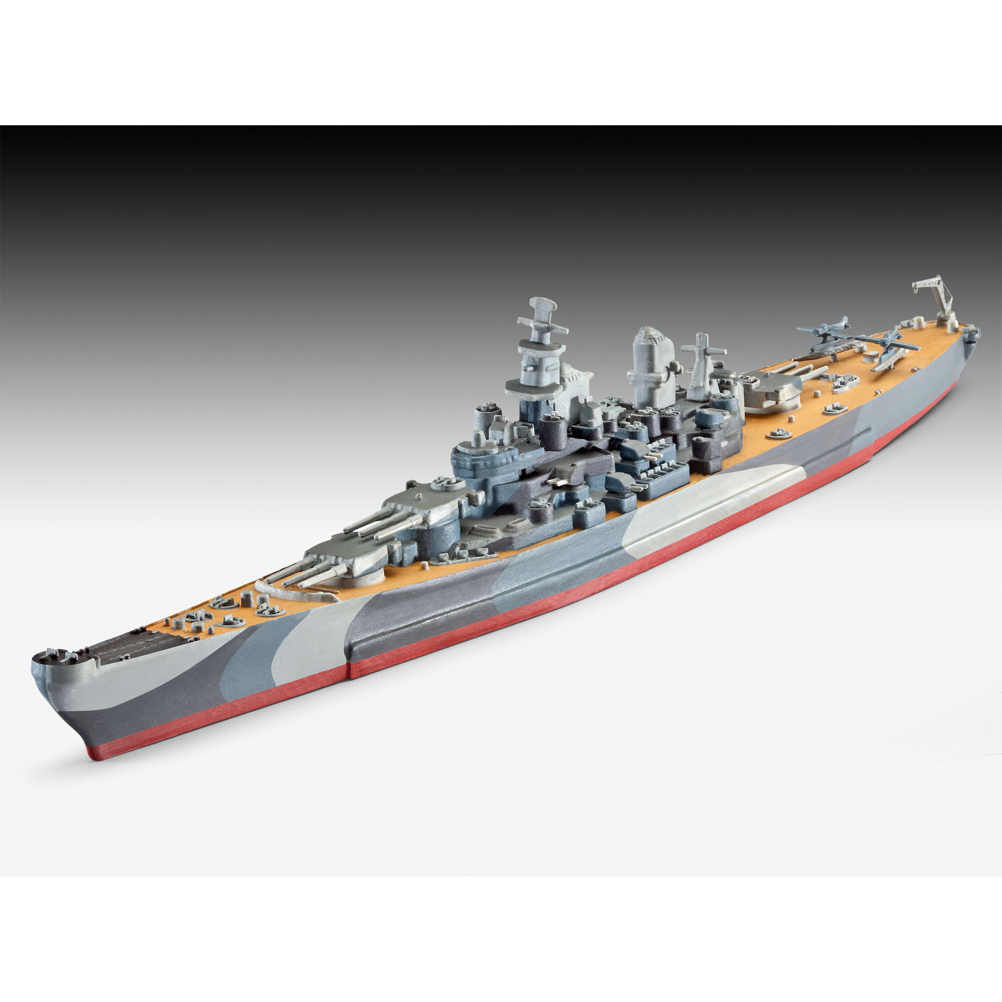 Model pancernika U.S.S. Missouri z widocznymi wieżami dział i detalami pokładu