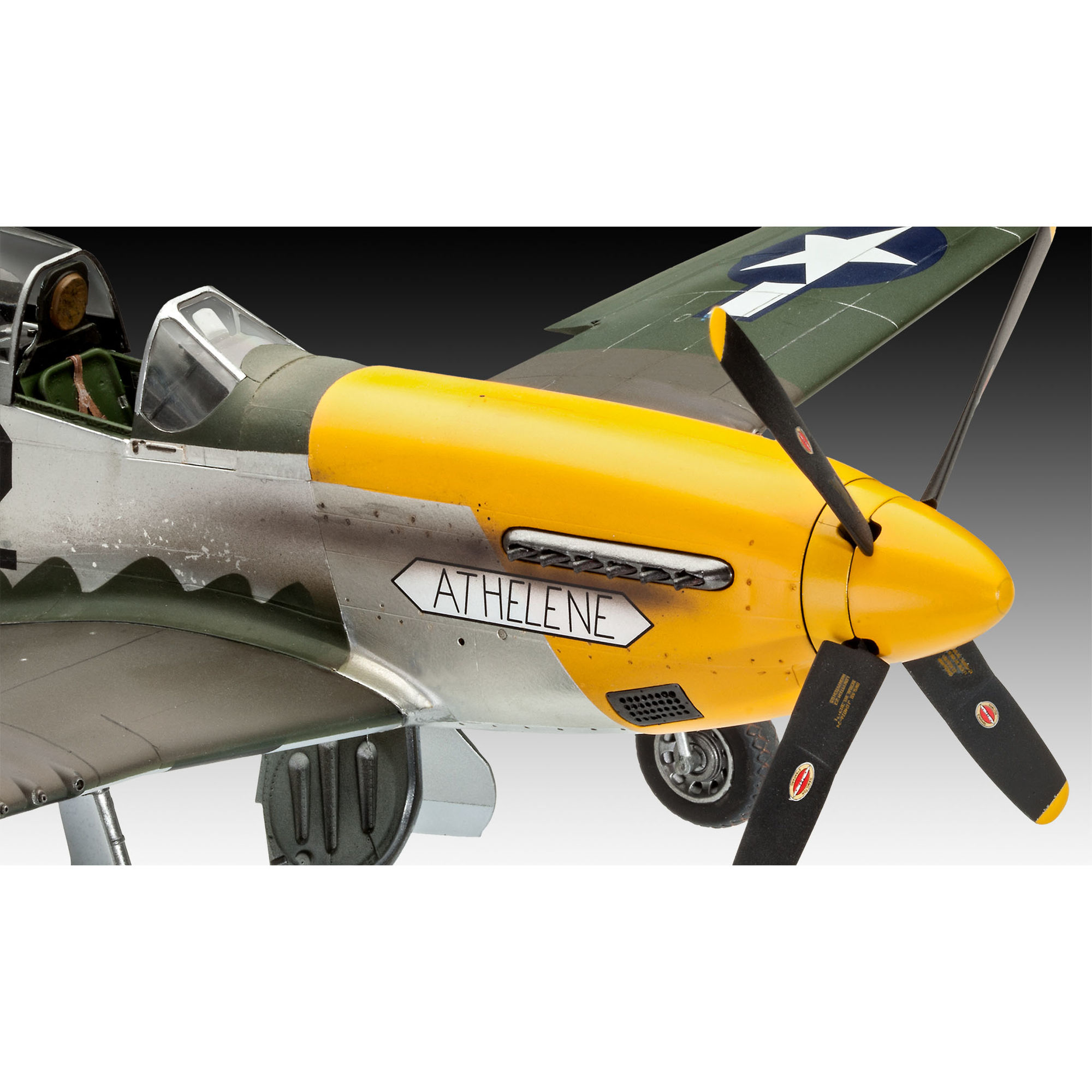 Detal nosa i kokpitu modelu P-51D Mustang