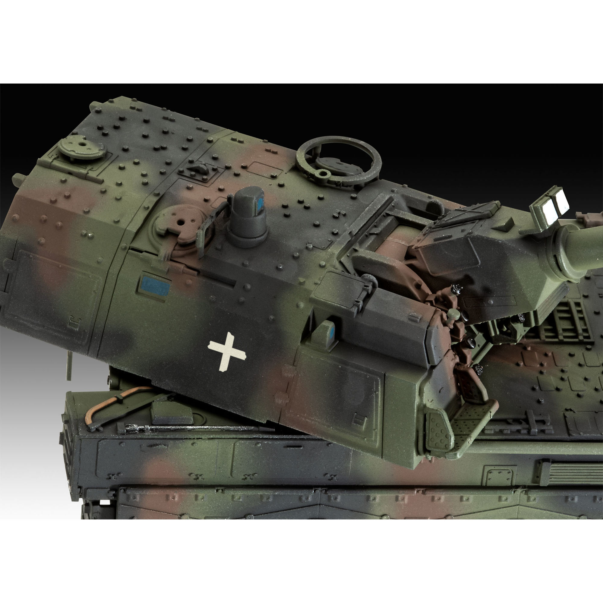 Zbliżenie szczegółów gotowego modelu Panzerhaubitze 2000