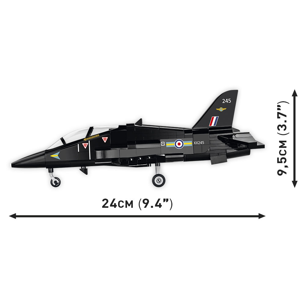 Boczny widok modelu BAe Hawk T1 na podstawce