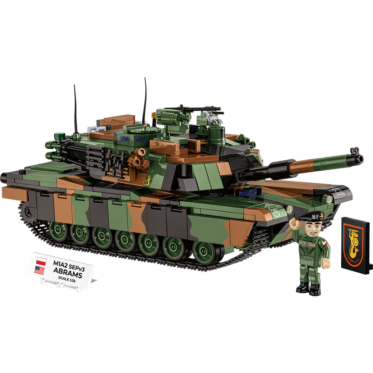 M1A2 Abrams z figurką polskiego czołgisty i tabliczkami