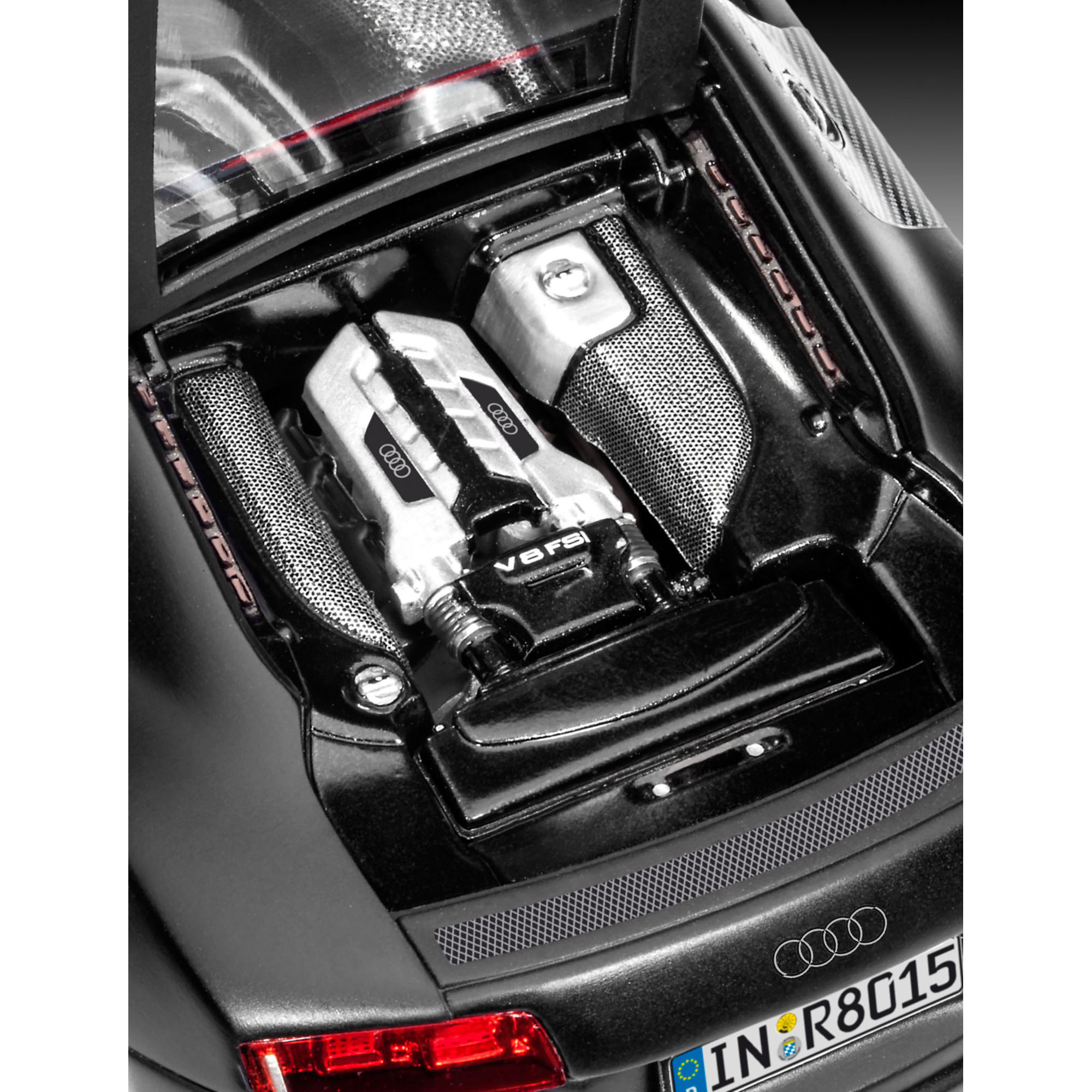 Szczegółowo odwzorowany silnik modelu Audi R8