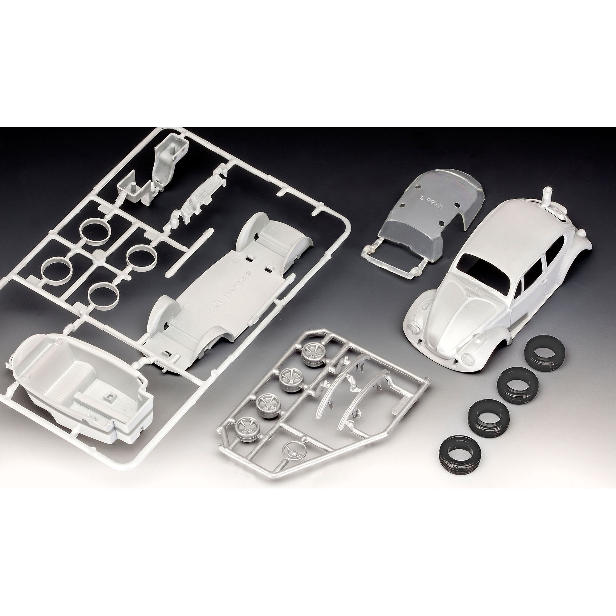Elementy plastikowego modelu Volkswagena Garbusa
