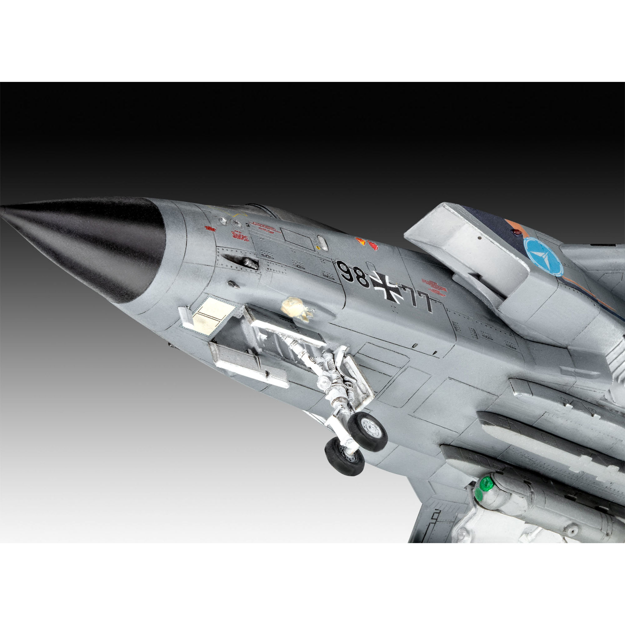 Zbliżenie modelu Tornado ASSTA 3.1 z podwoziem