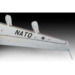 Boeing E-3A Sentry 1:144