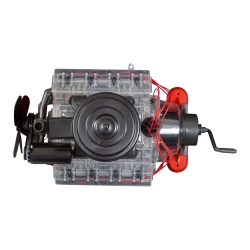 Widoczny silnik V8, skala 1:4