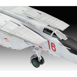 MiG-25 RBT Foxbat B, model 1:72