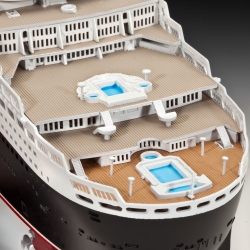 Queen Mary 2 – model statku 1:700
