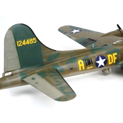 B-17F Memphis Belle, model 1:48