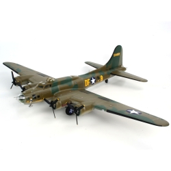 B-17F Memphis Belle, model 1:48